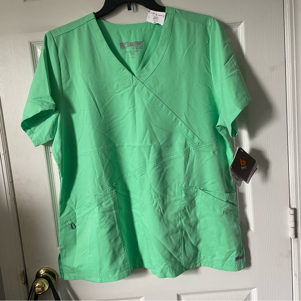 Grey's Anatomy Women's V-Neck Scrub Top in Mint Green